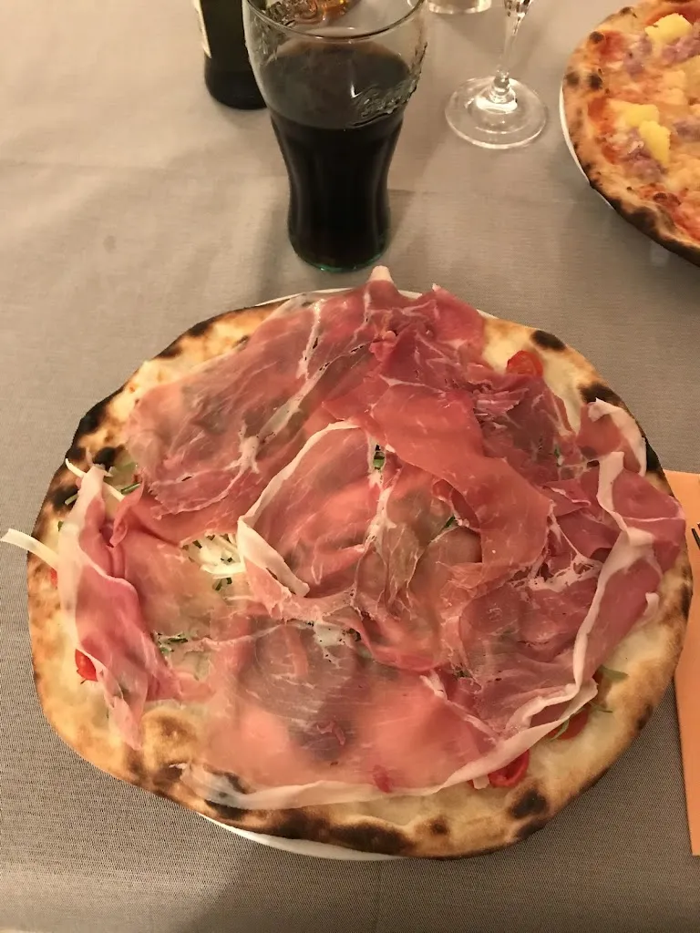 Giovanna Porcino_Pizza Granda_Mezzolombardo_review