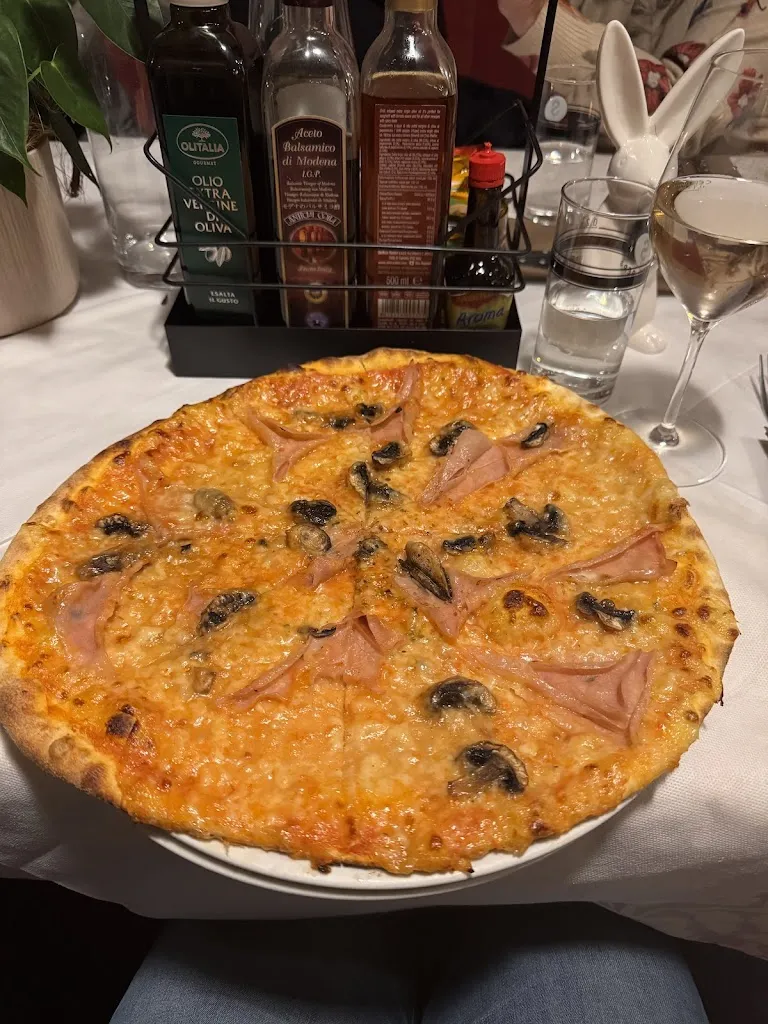 Sára Kadlecová_NoLé Pizzeria Restaurant_Monguelfo_review