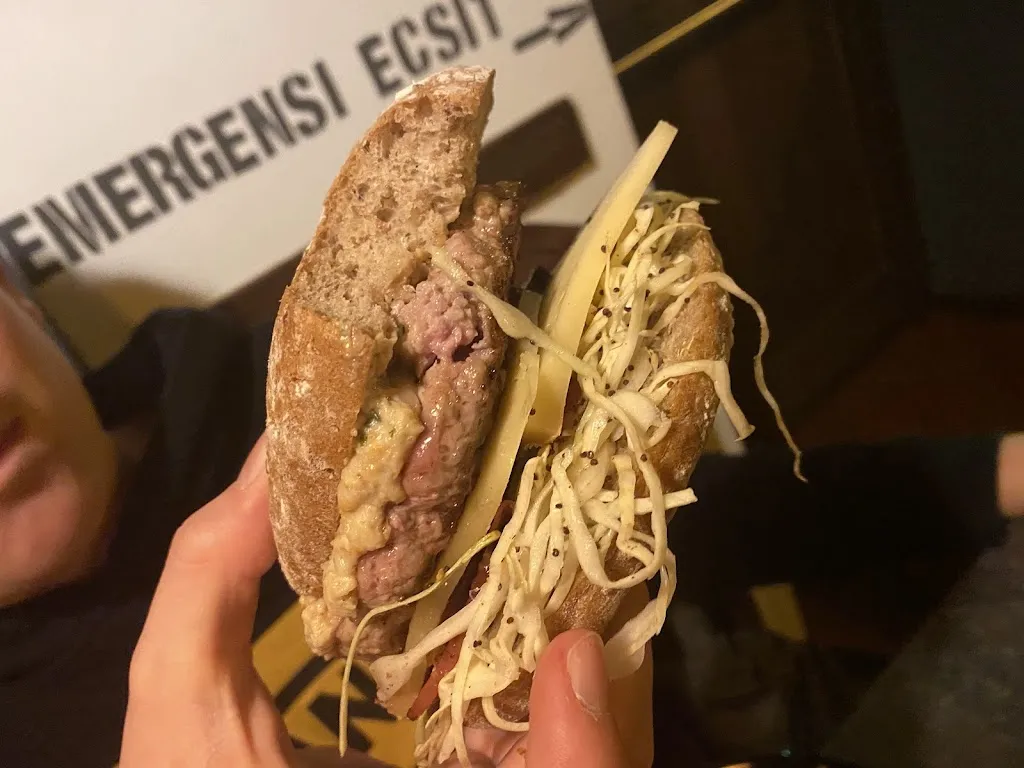 Gianmarco Cicuzza_Nibada Pub_Moena_review