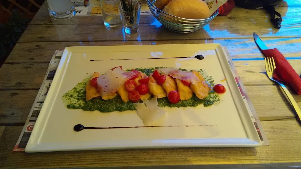 Darek Bienkowski_BiciGrill - Moena_Moena_review