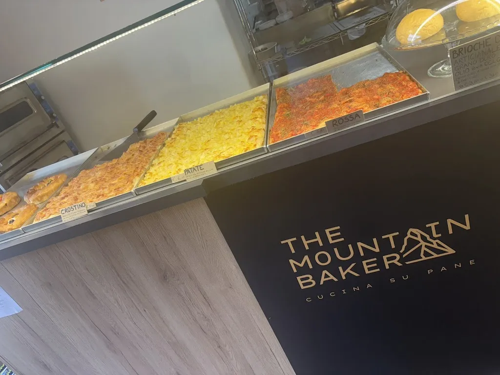 vicki simpson_The Mountain Baker_Nago-Torbole_recensione