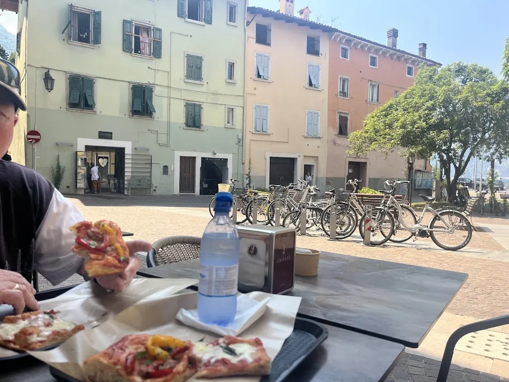 Lynne Burton_The Mountain Baker_Nago-Torbole_recensione