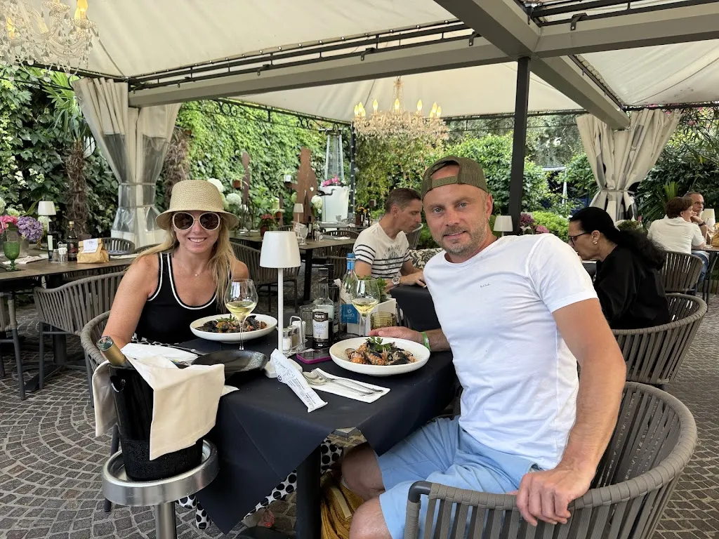 Dawid Godlewski_Restaurant Surfer's Grill_Nago-Torbole_review