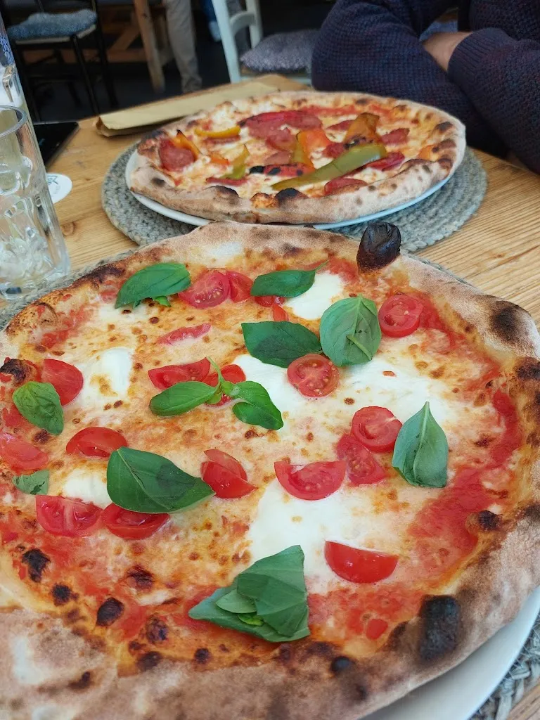 Noémi Szántó_Ristorante Pizzeria NUOVA GARDA 2025_Nago-Torbole_review