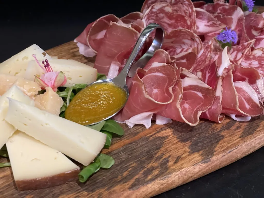 Ristorante Pizzeria NUOVA GARDA 2025_Nago-Torbole_slider_image_3