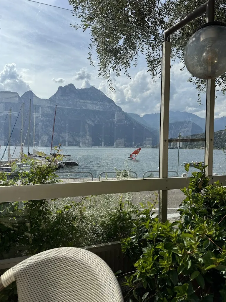 Arnoldo_Ristorante Molo Paradiso Torbole sul Garda_Nago-Torbole_recensione