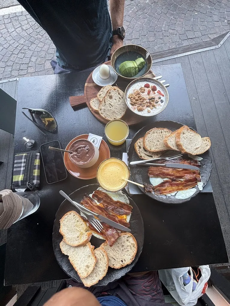 Anthony O`Brien_Wind's Bar & Bistrot_Nago-Torbole_review