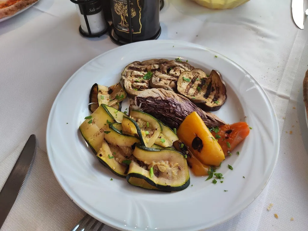 Aziz Ahmed_Ristorante Pizzeria La Villa_Nago-Torbole_review