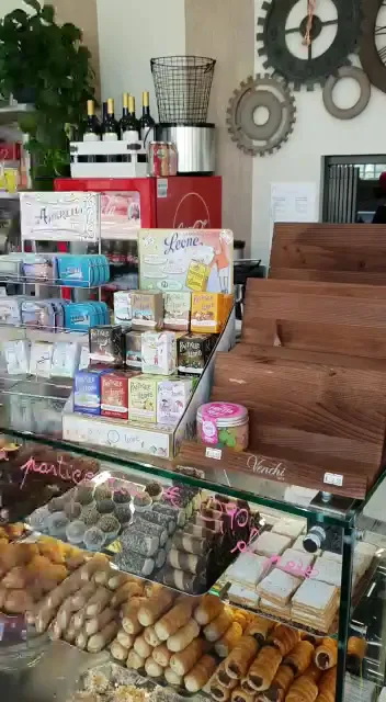 TINKA BAR & BISTROT_Nago-Torbole_slider_image_2