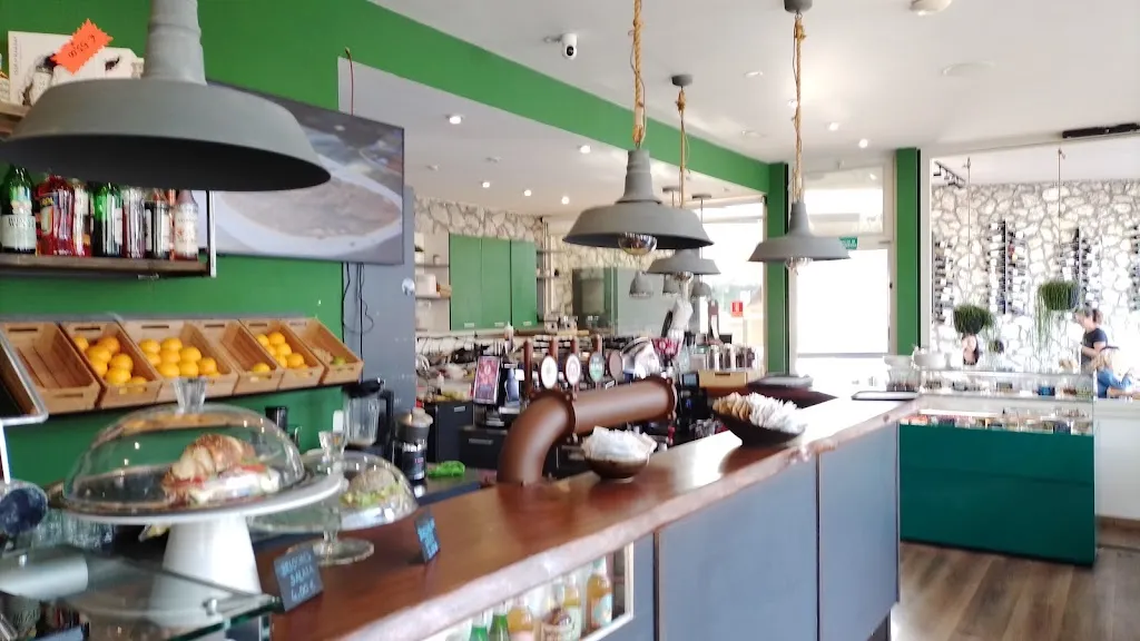 TINKA BAR & BISTROT_Nago-Torbole_slider_image_3