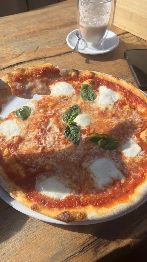 Isabella Lopera_Pizzeria Kupferkanne_Nova Levante_recensione