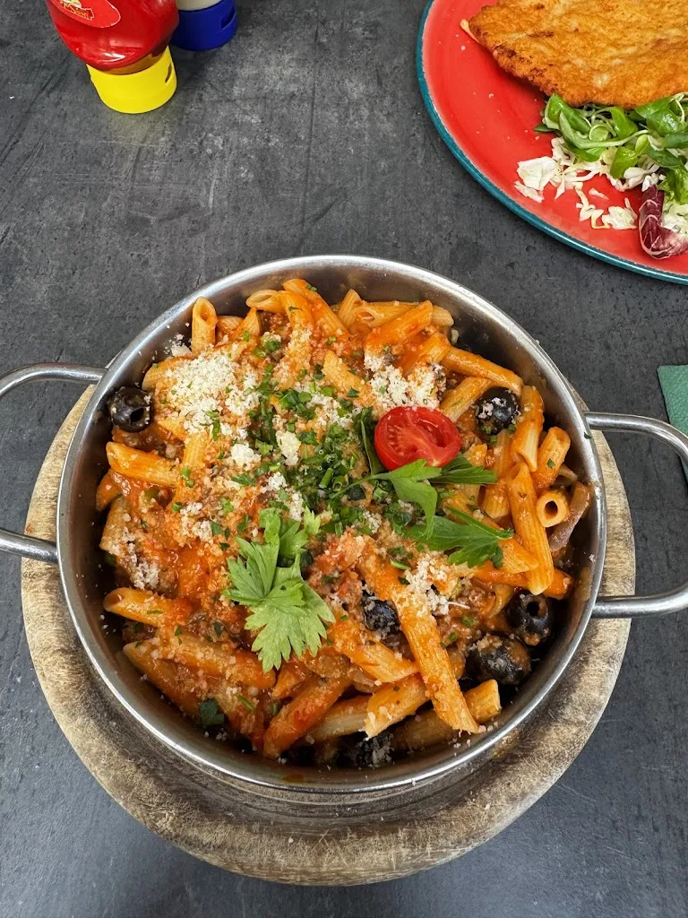 Aaron Lim_Goldener Apfel_Naz-Sciaves - Natz-Schabs_review