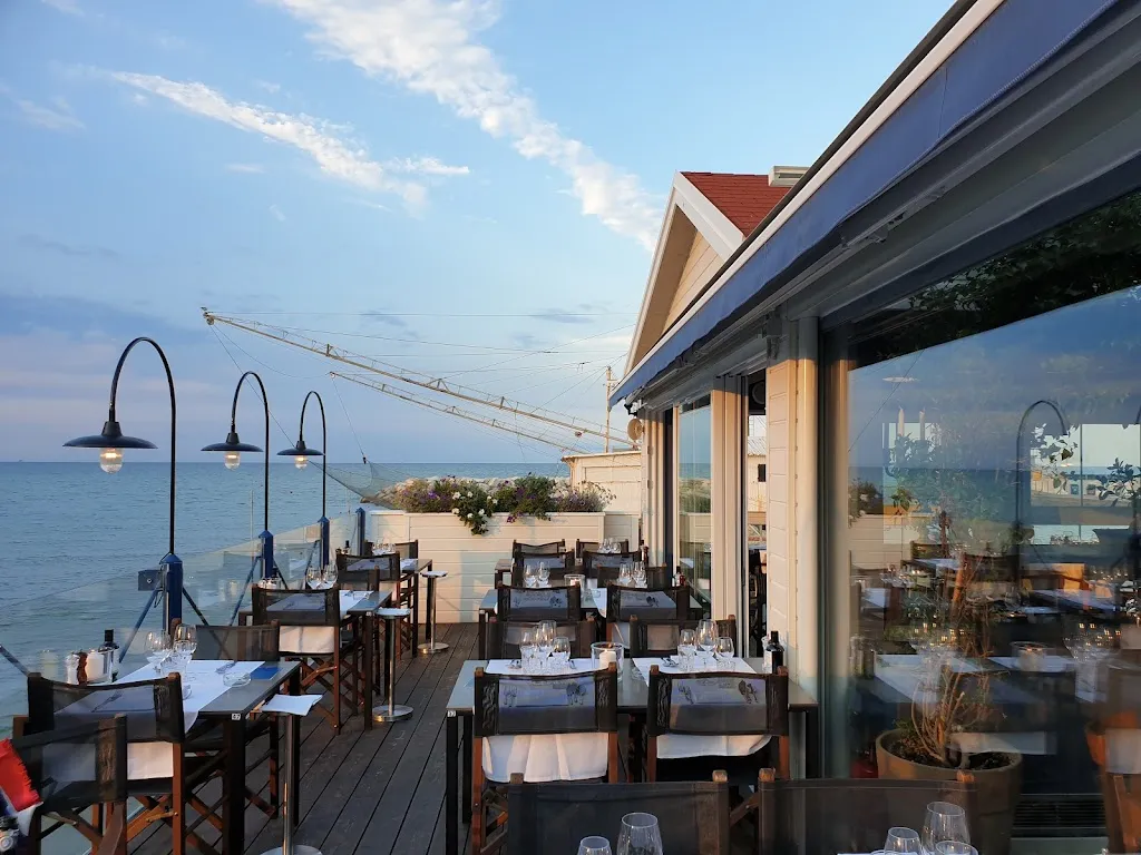 Kalumet molo nord restaurant in Marittima