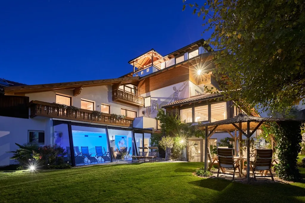 Mineralienhotel Natznerhof restaurant in Naz-Sciaves - Natz-Schabs