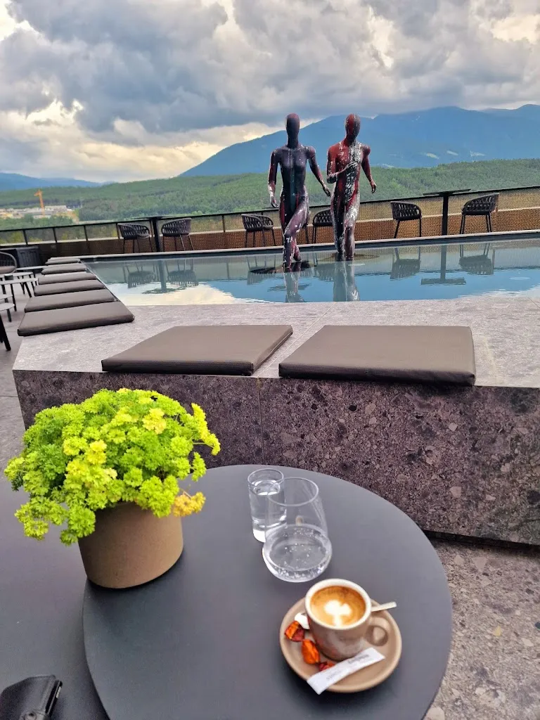 Yvi Zem_Restaurant Bar Tower Garden_Naz-Sciaves - Natz-Schabs_review