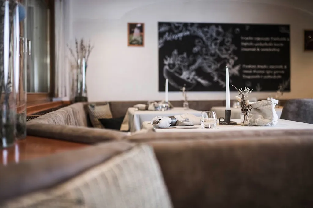 Löwenhof Restaurant & Pizzeria restaurant in Naz-Sciaves - Natz-Schabs