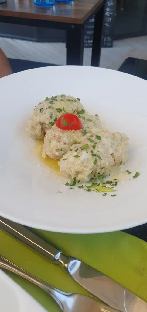 Cansu Goksu Mozzi_Tschirlanderhof_Naturno_review