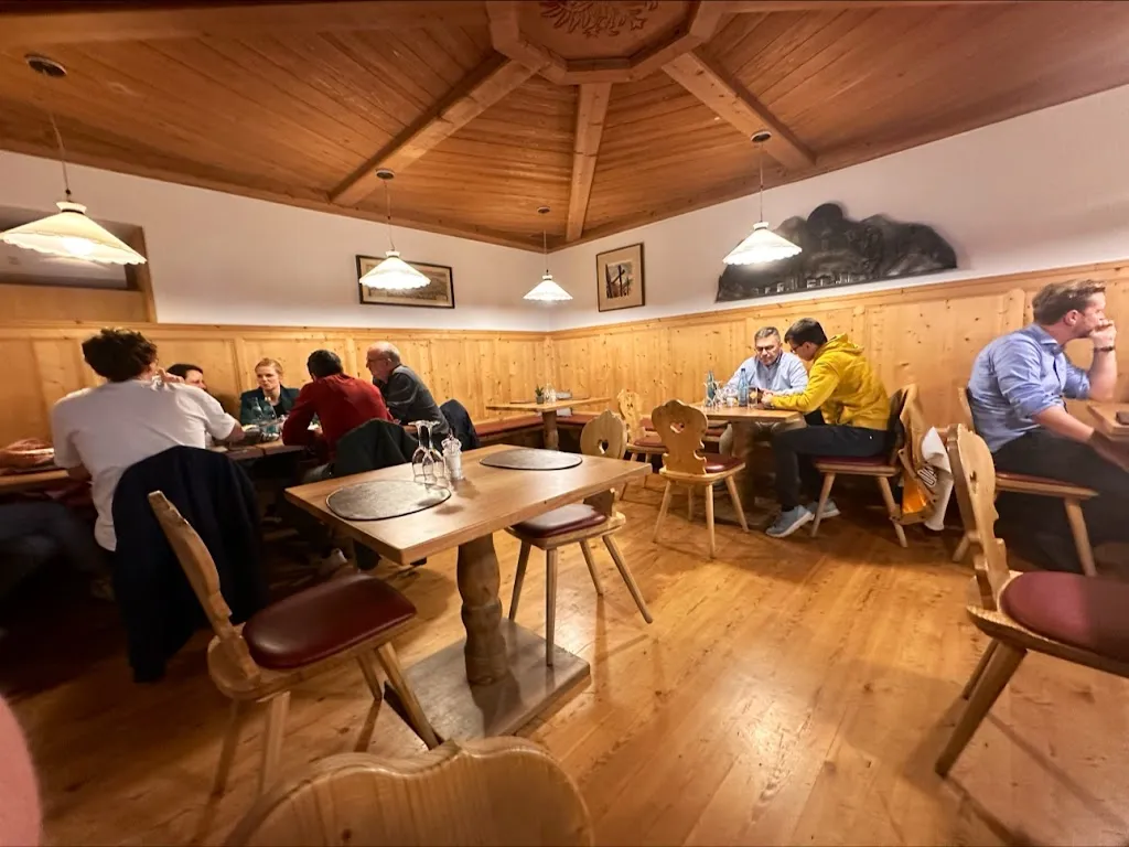 Sebastian Bugal_Restaurant Pizzeria Zum Adler - Ristorante All' Aquila_Naturno_review