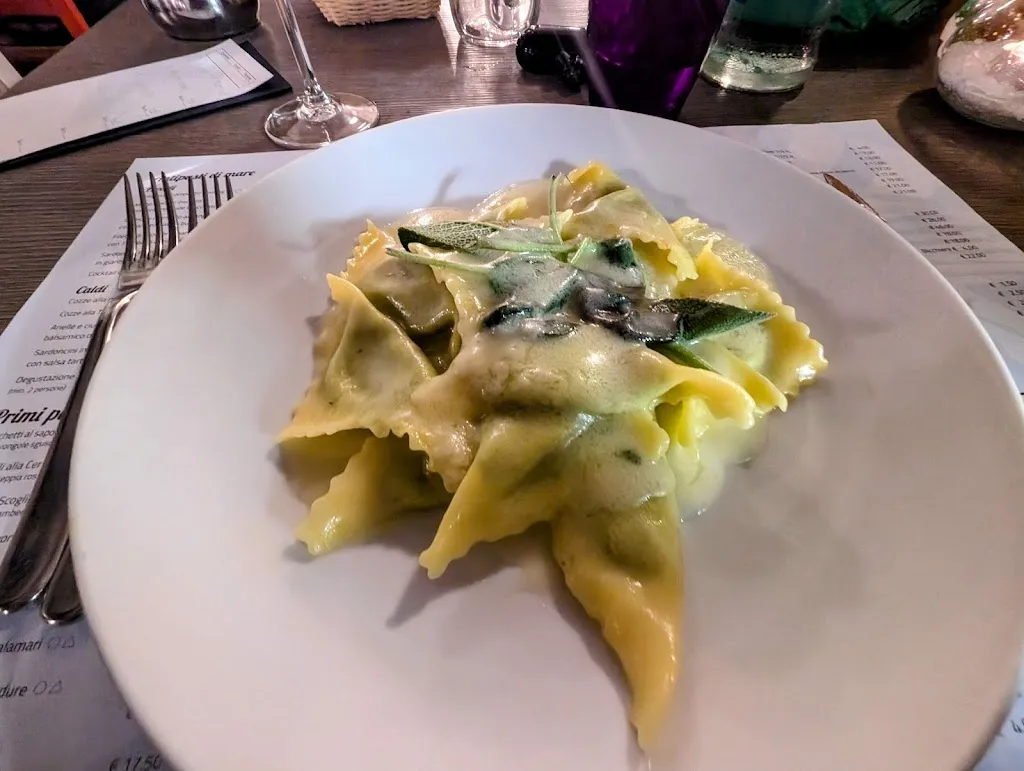 Evan Trafford_Ristorante Touring_Marittima_avis