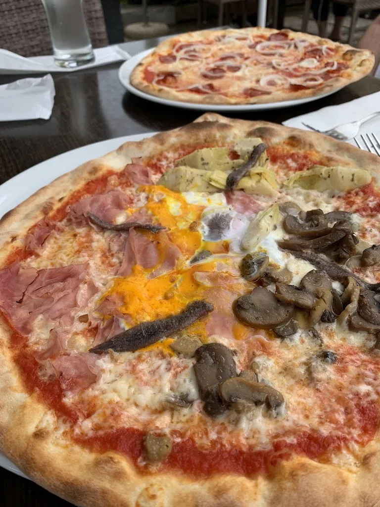 Frank Campbell_Pizzeria Wally_Naturno_review