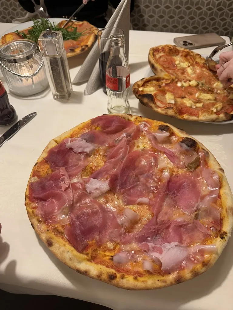 Jhonnaldy Sena_Restaurant Pizzeria Adler_Nova Ponente_review