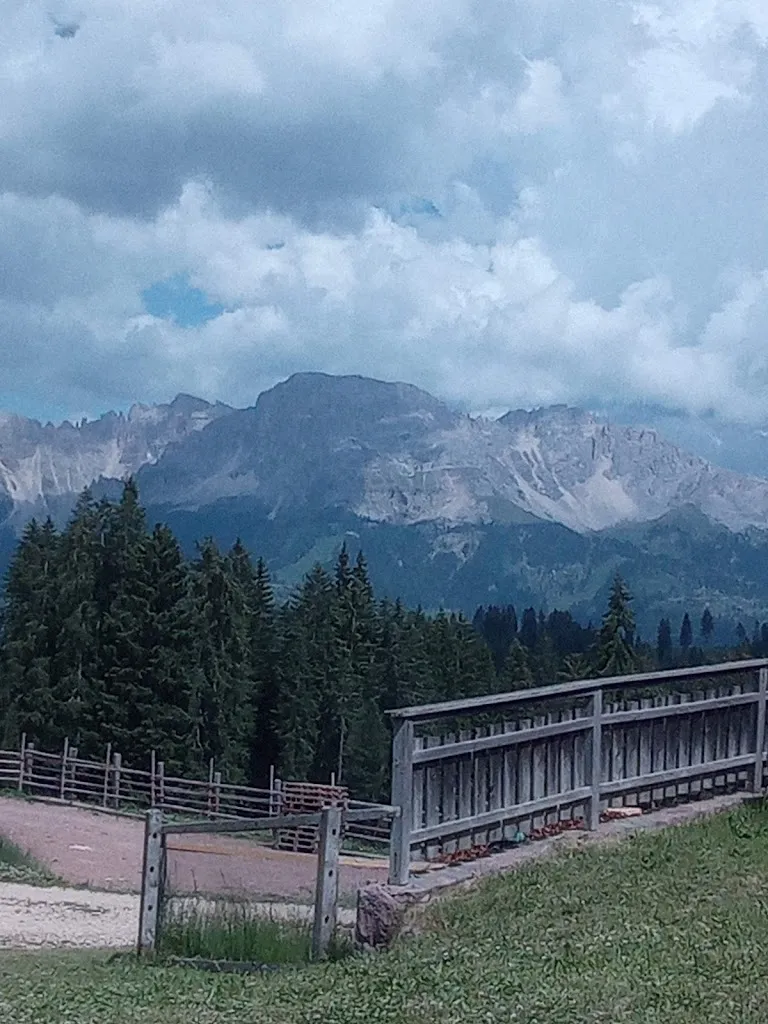 Stefano Poggio_Lieg Alm-Malga Costa_Nova Ponente_review