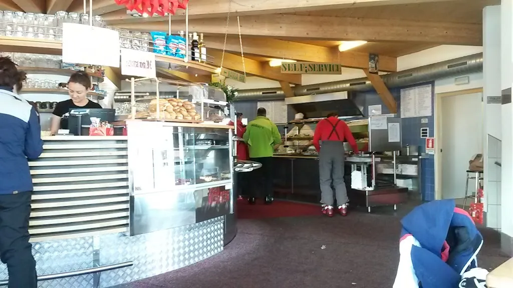 Latemar Hütte restaurant in Nova Ponente