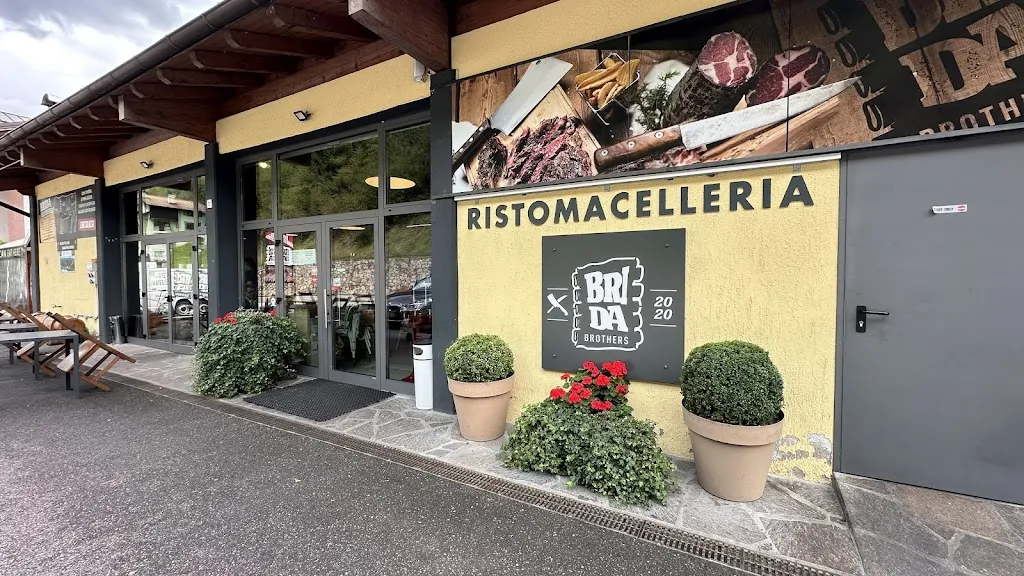 Macelleria Ristorante RistoMacelleria Brida Brothers restaurant in Pellizzano