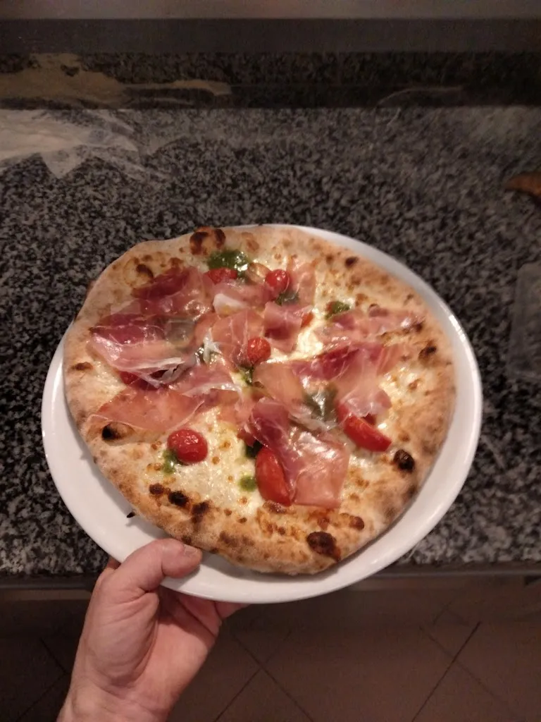 Osteria Pizzeria Rododendro_Pellizzano_slider_image_3