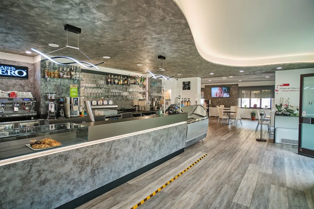 Bar Engioy restaurant in Pelugo