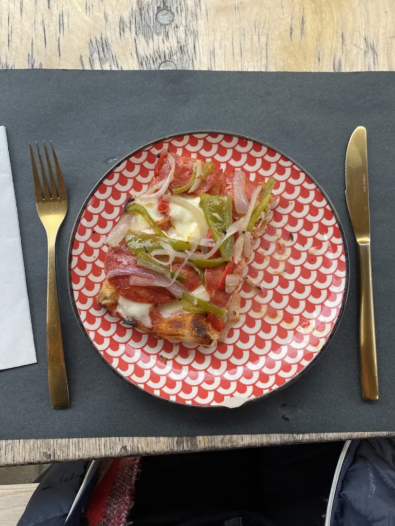 Margarita Cingl_Pizzeria La Lavagna_Pietramurata_review