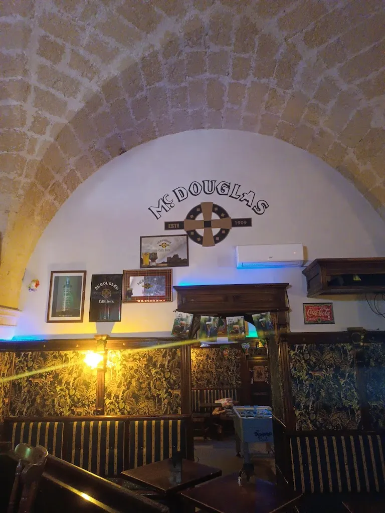 Andrea Longo_Morrison’s Pub_Martano_review