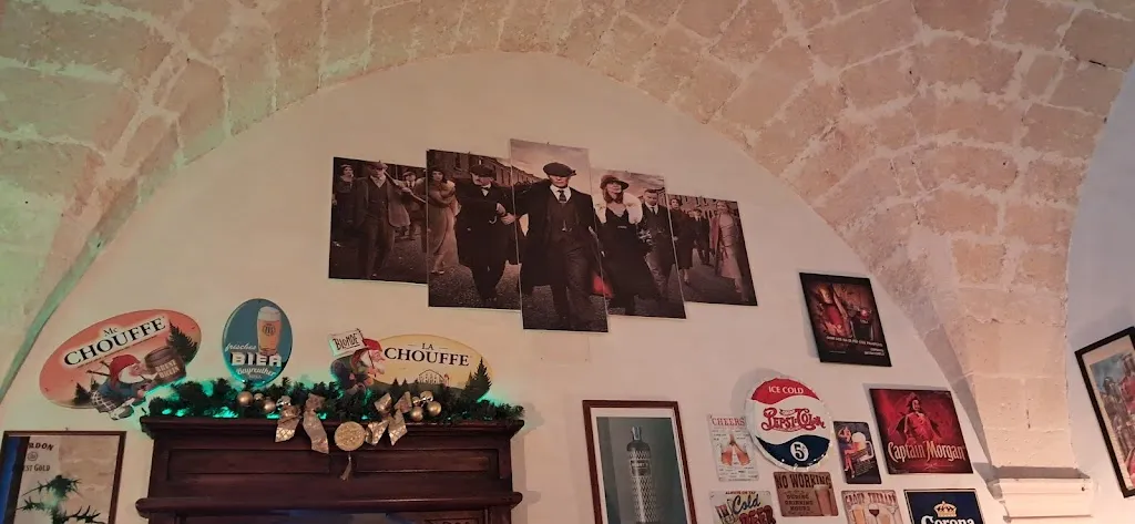 Cleverton Longhi_Morrison’s Pub_Martano_review