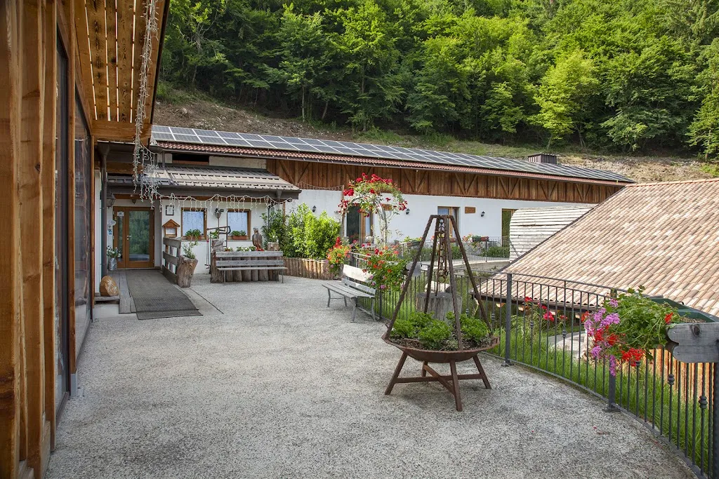 Farmhouse La Dasa restaurant in Pieve di Bono