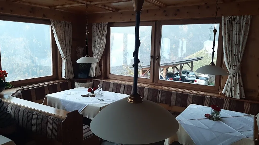 Gasthaus Prünster restaurant in Parcines