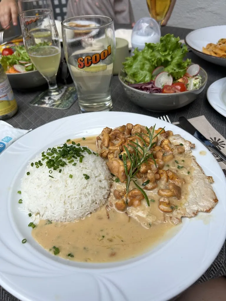 kati Tomm_Gasthaus Brünnl | Familienrestaurant_Parcines_review