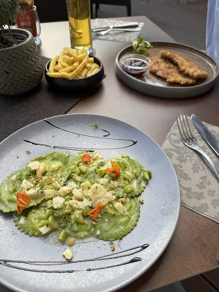 Maria_Restaurant Cutraun_Parcines_review