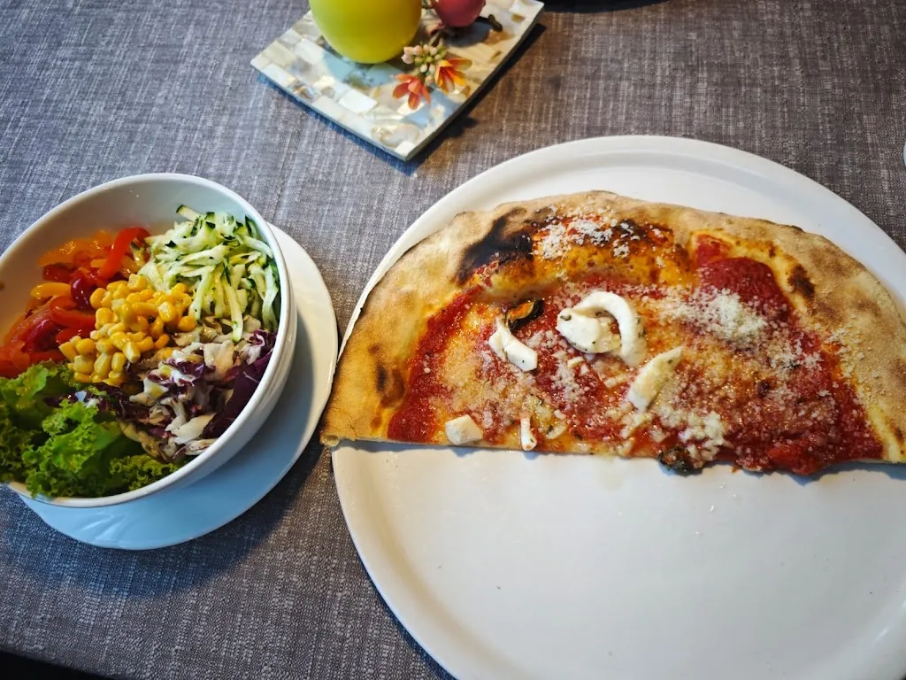 Ket Ban_Pizzeria Restaurant Laterne_Parcines_review