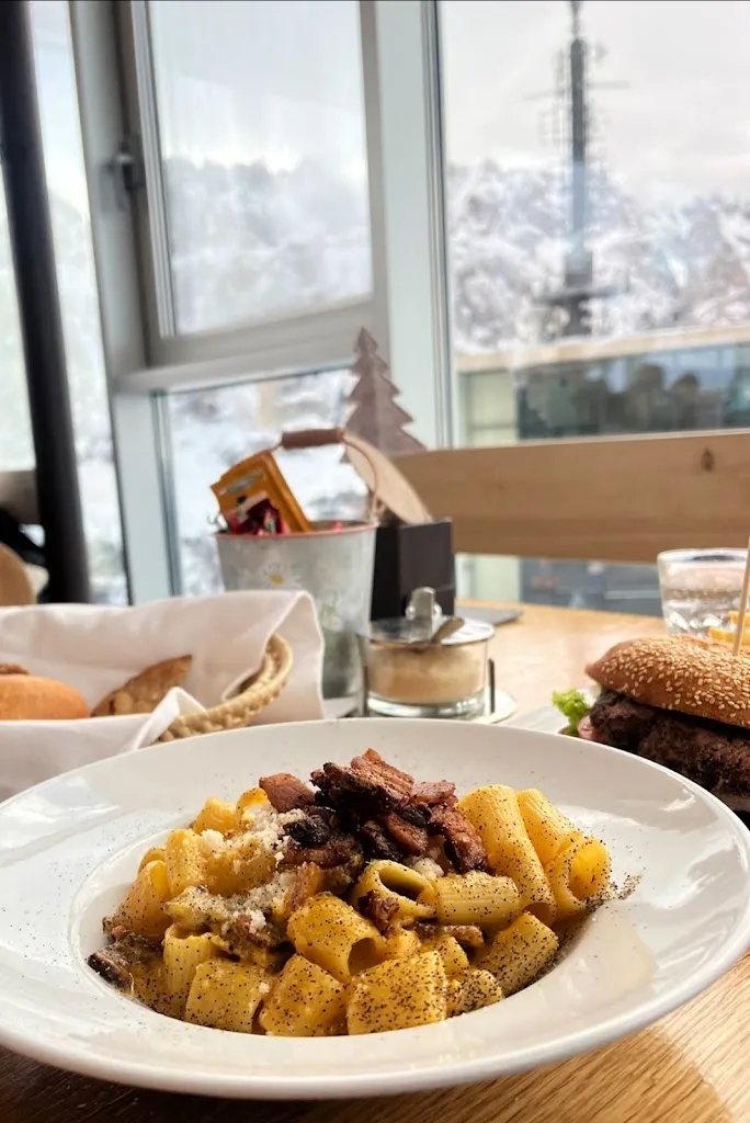 Leung_Dantercepies Mountain Lounge_Ponte Gardena_review