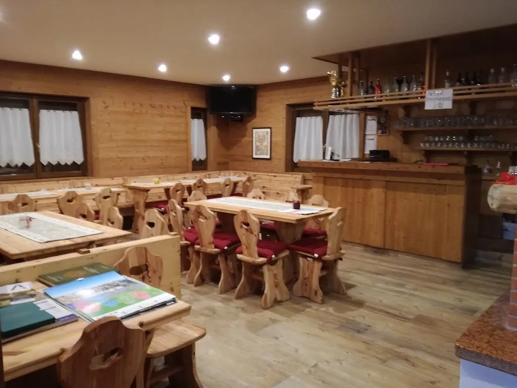 Pro Loco di Savignano e Amici di Servis restaurant in Pomarolo