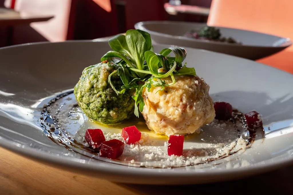 Pizzeria Restaurant SANDHEIM_Prato Allo Stelvio_slider_image_2