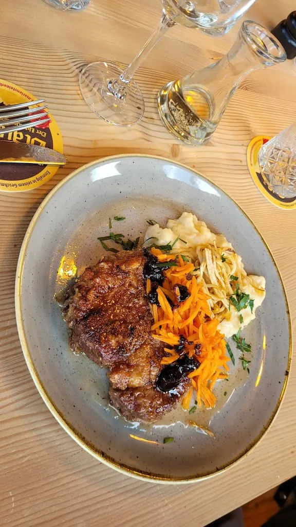 Maayan Itan Shoher_Wirtshaus Weißes Rössl Lichtenberg_Prato Allo Stelvio_review