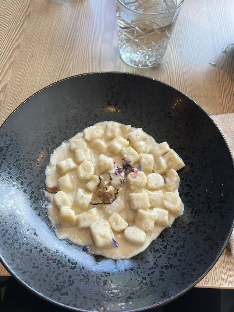 Mariana Soto_Cascade Ristorante Pizzeria Bar_Ortisei_recensione