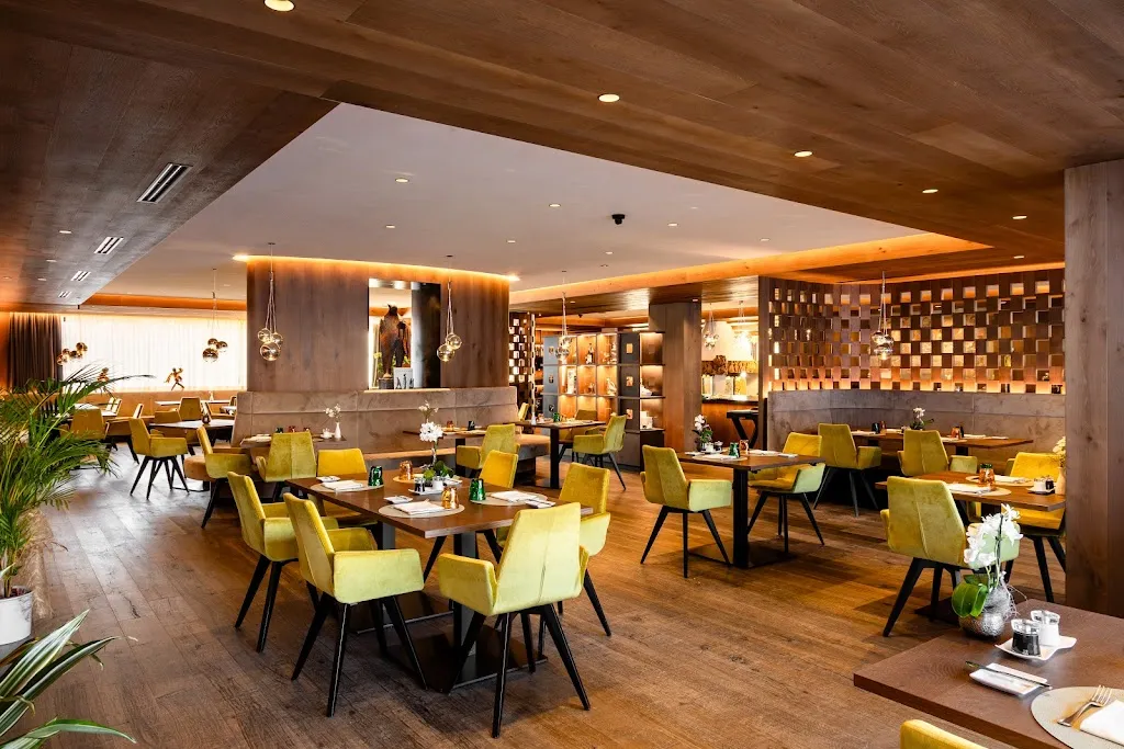 Restaurant & Cocktail Bar Zicoria Brasserie_Ortisei_slider_image_1