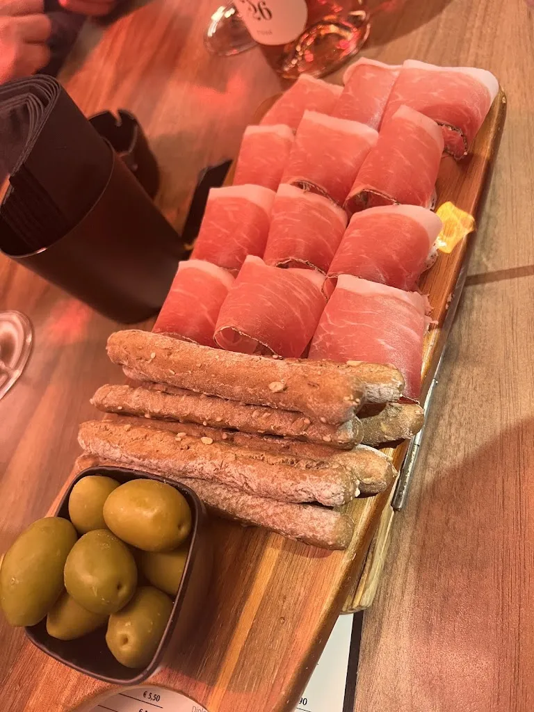 Sarunas Grigo_Cërcia Enoteca_Ortisei_review