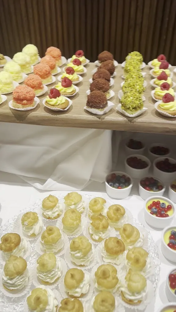 Eileen “Judy” de Vos_Hotel Genziana_Ortisei_review