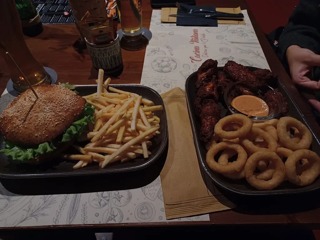 Purgers Pub Pizzeria/Hamburger_Ortisei_slider_image_3