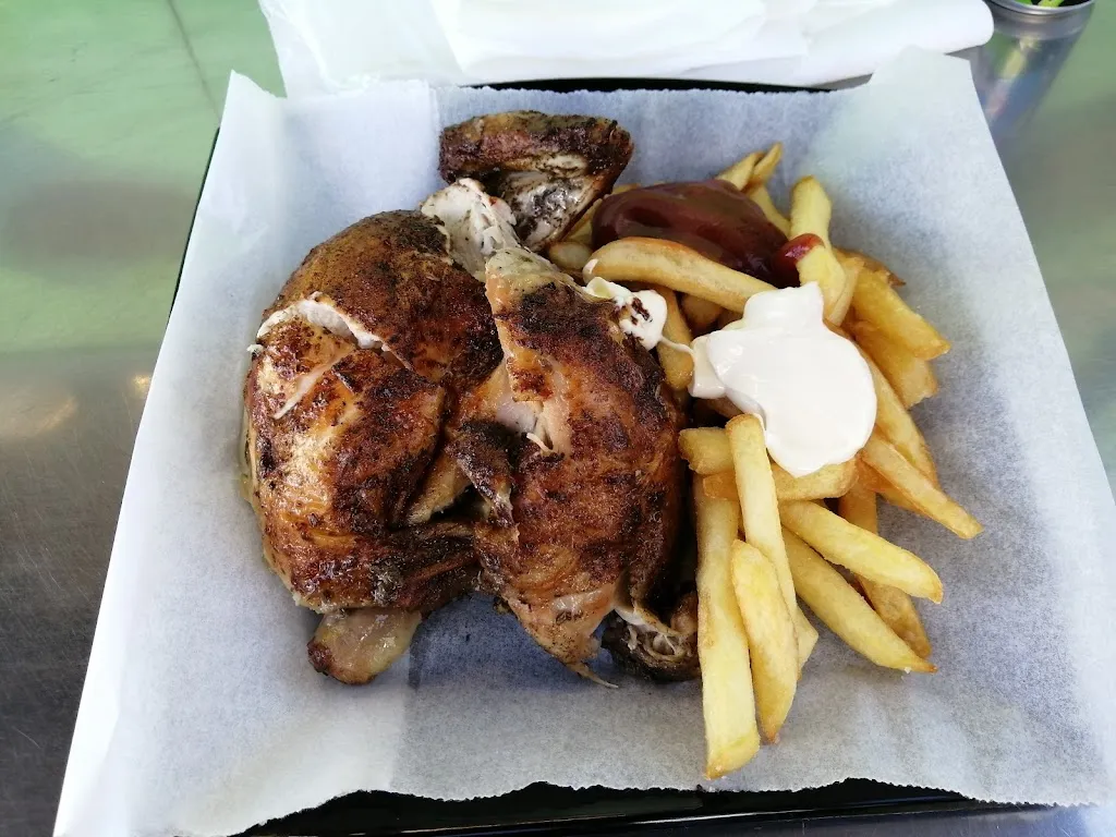 Menu_Pollo Kebab Pizza Hamburger Curry Würstel Menu Ortisei_Ortisei_immagine_5