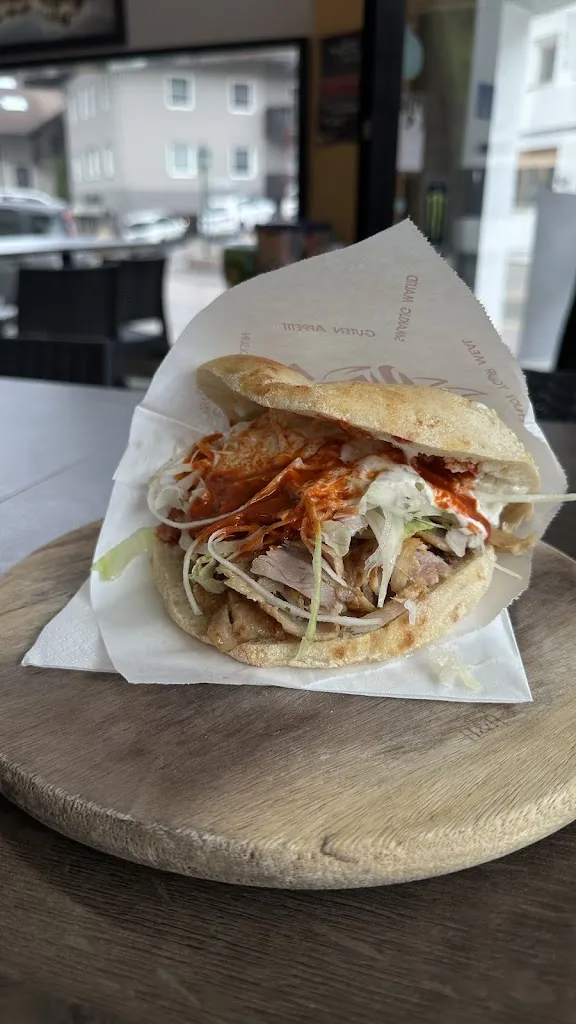 Ryhanna Roslan_Istanbul Kebab Pizza Grill_Ortisei_review