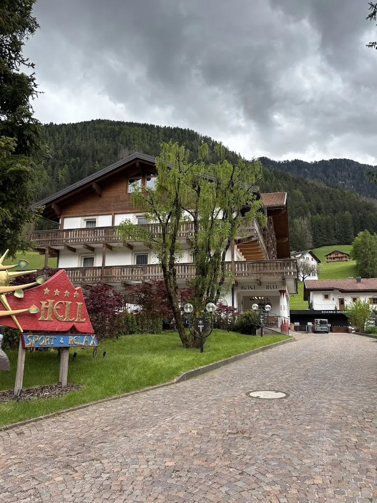 윤지현_Hotel Hell_Ortisei_review